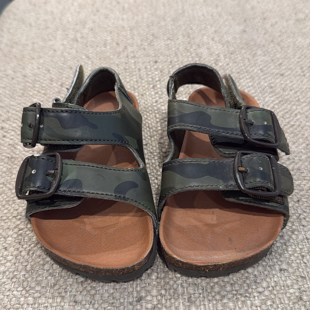 babyGap Baby Boy Green Camo Two Strap Velcro Walking Sandals Size 5 6